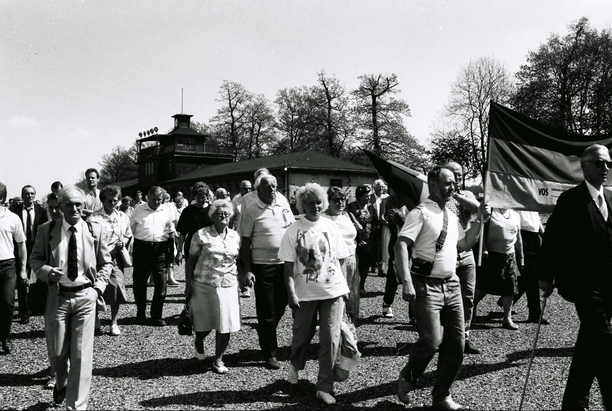 Erste Speziallager-Gedenkveranstaltung in Buchenwald, 05. Mai 1990